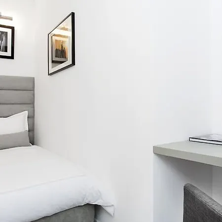 Apartment Livinparis - Luxury 3 Bedrooms Grands-boulevards I *