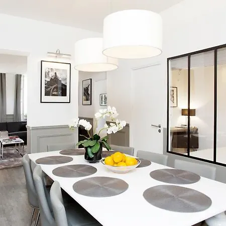 Apartment Livinparis - Luxury 3 Bedrooms Grands-boulevards I *