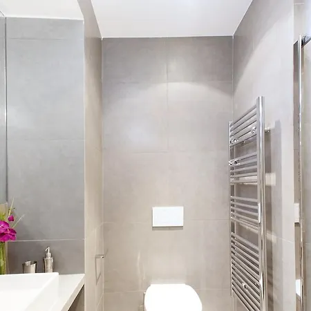 Livinparis - Luxury 3 Bedrooms Grands-boulevards I Paris